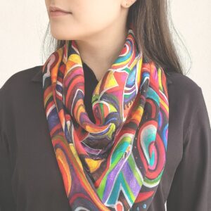 Mascada de Chifón “Metaverso” Arte de Mauricio Siller Obregón 150×75 cm.